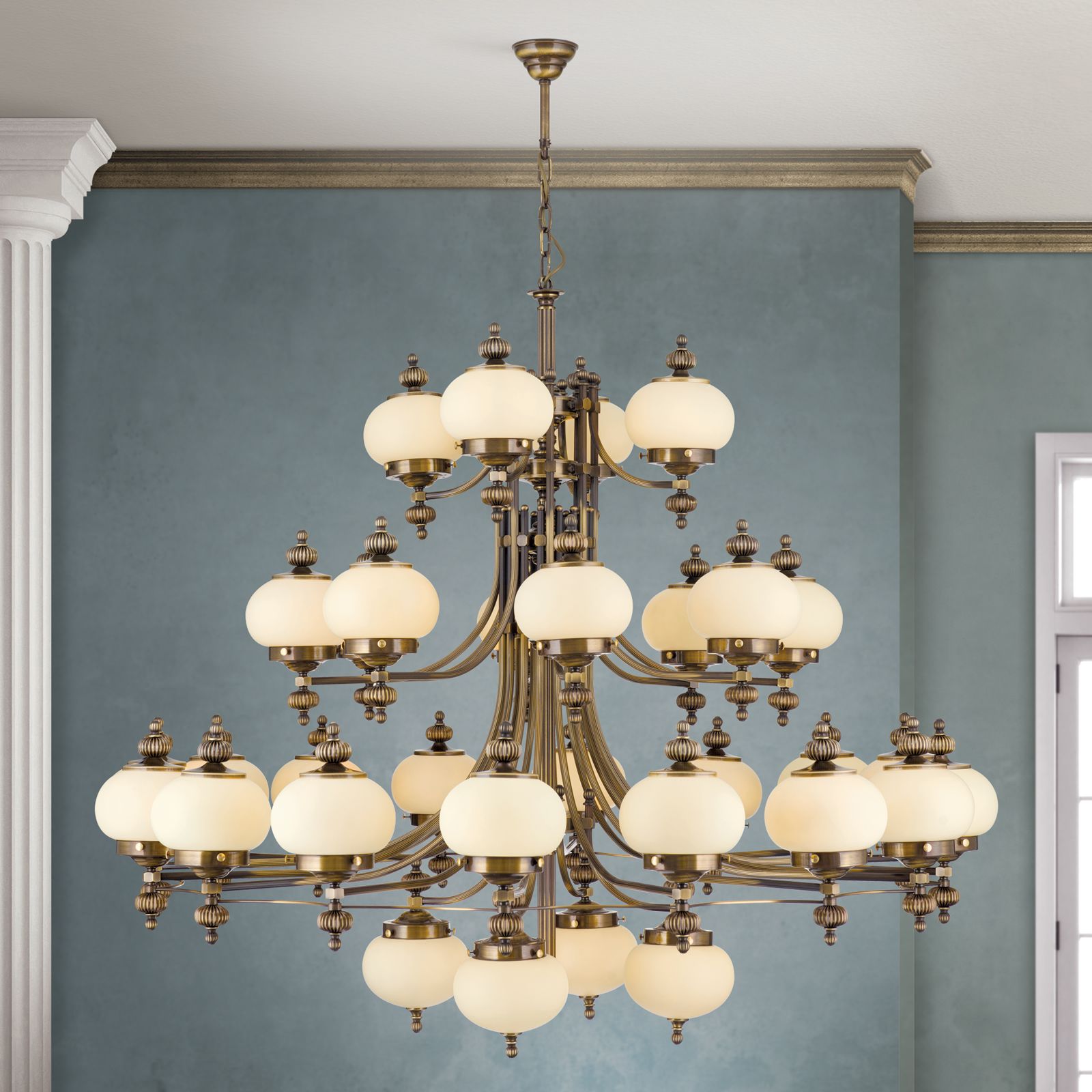 Luster WIENER NOSTALGIE, 32-flammig, patina, mit champagne matten Gläsern, aufwärts