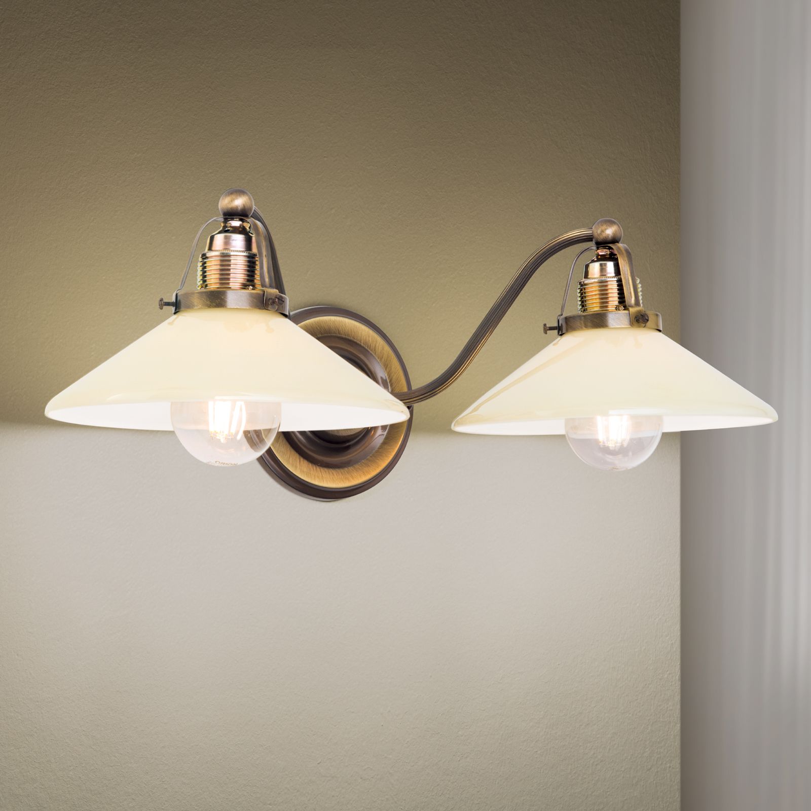 Wall Lamp ARTDESIGN, 2 lamps, Antique Brass finish, with champagne glass