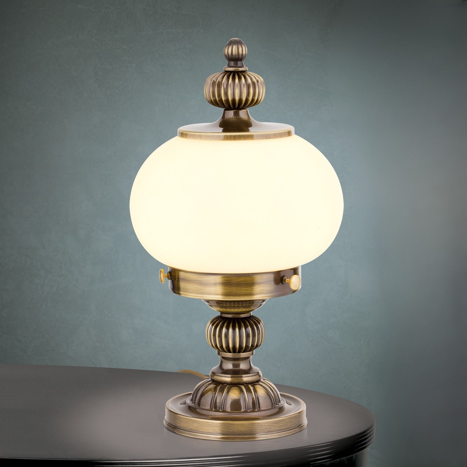 Table lamp WIENER NOSTALGIE, antique brass finish, champagne glass