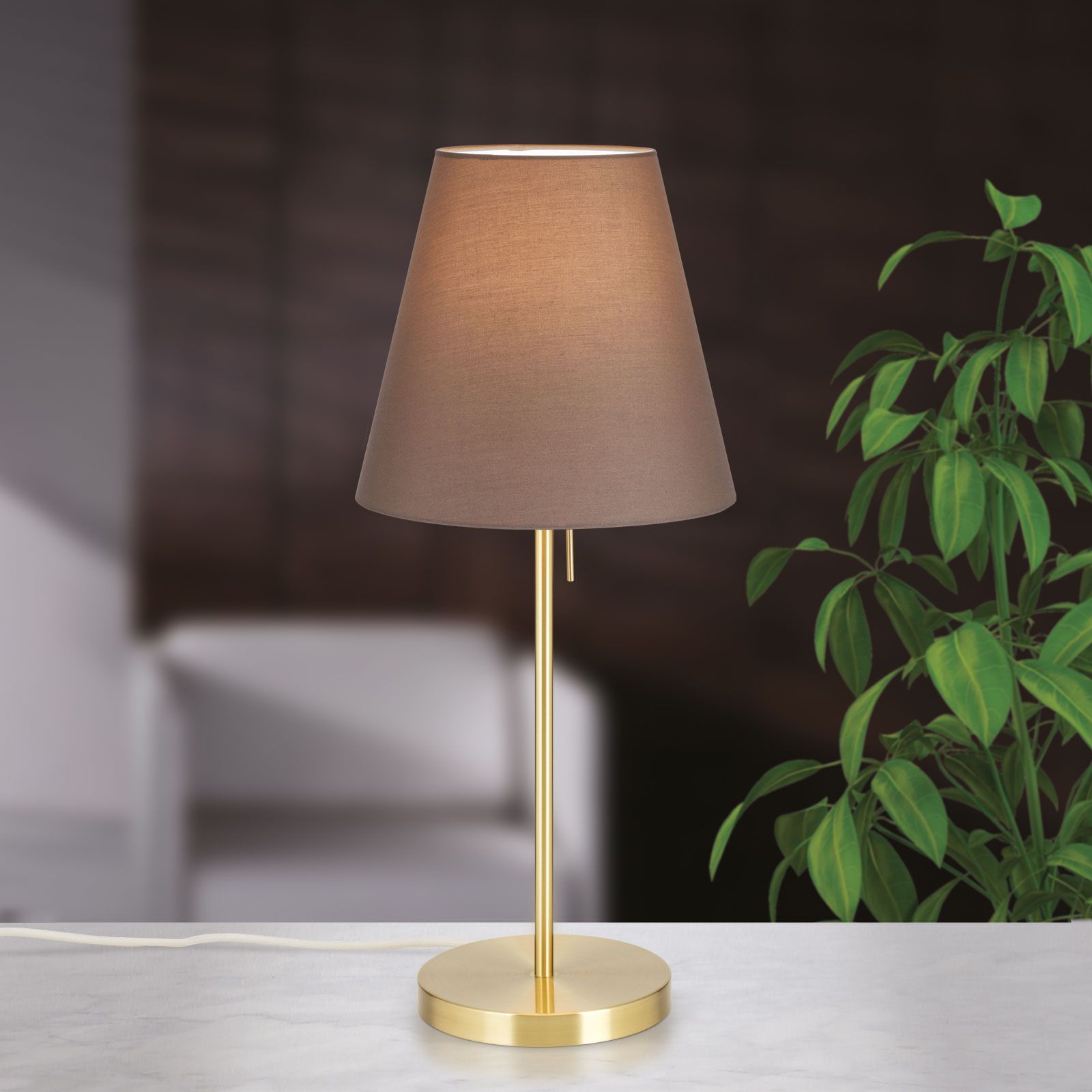 Tischleuchte SHADE, Medium, Messing-matt, mit konischem, braunem Schirm