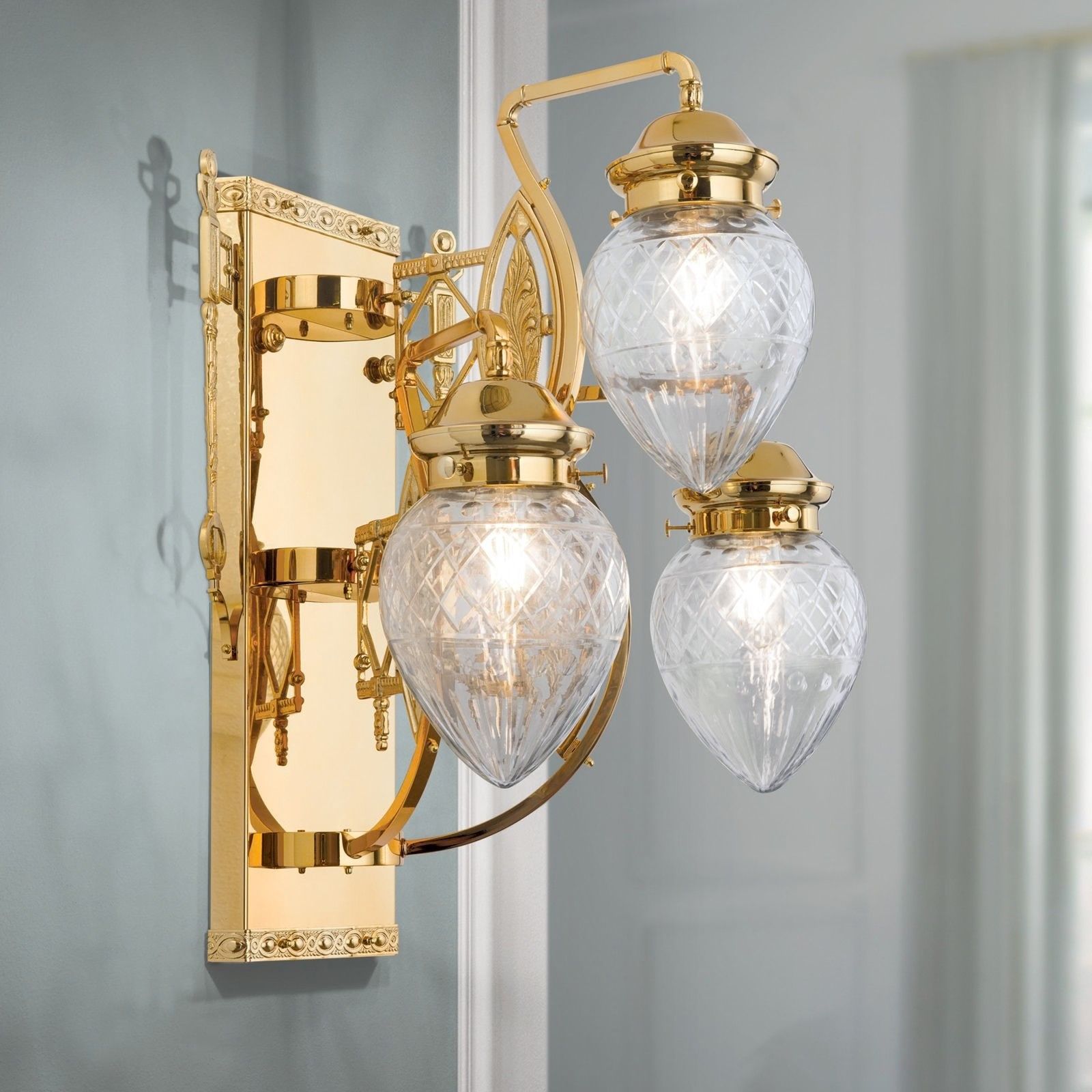 Wall light BUDAPEST, 3 lamps in 24K gold plated finish with clear cut glasses
