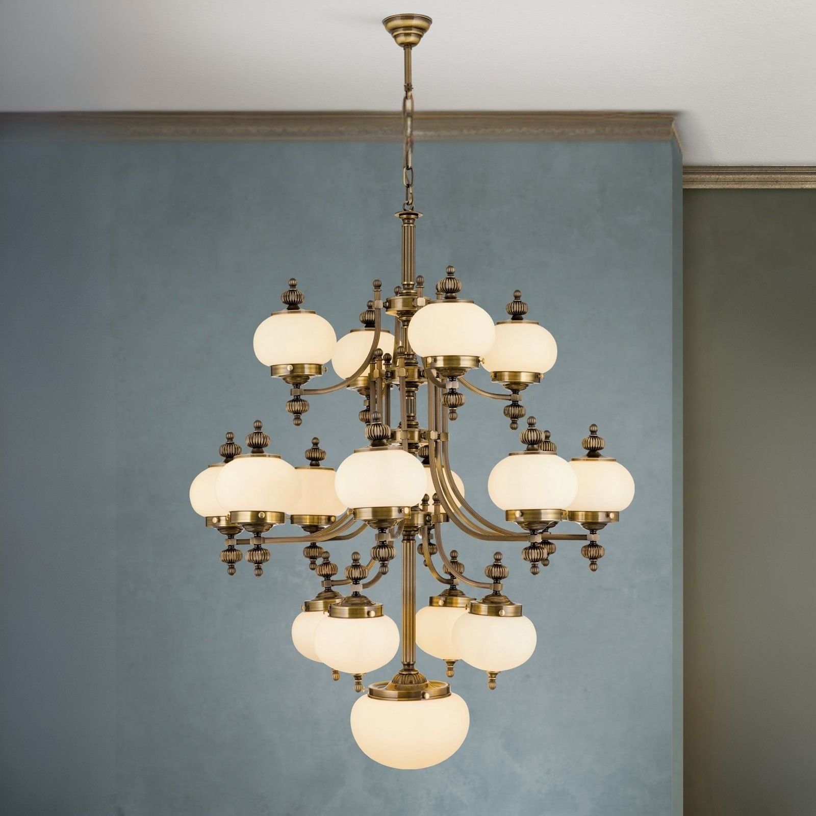 Chandelier WIENER NOSTALGIE, 4+8+4+1 lamps, antique brass finish, upwards, champagne coloured glasses