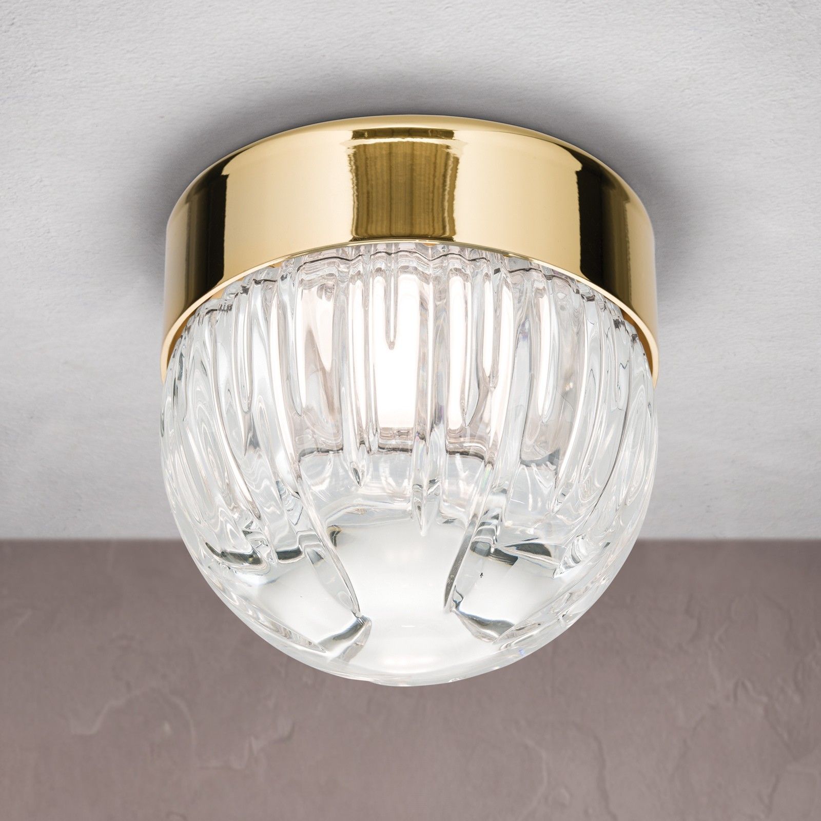 Kleine Deckenleuchte BALL, gold, mit klarem Kristallglas in Linienschliff