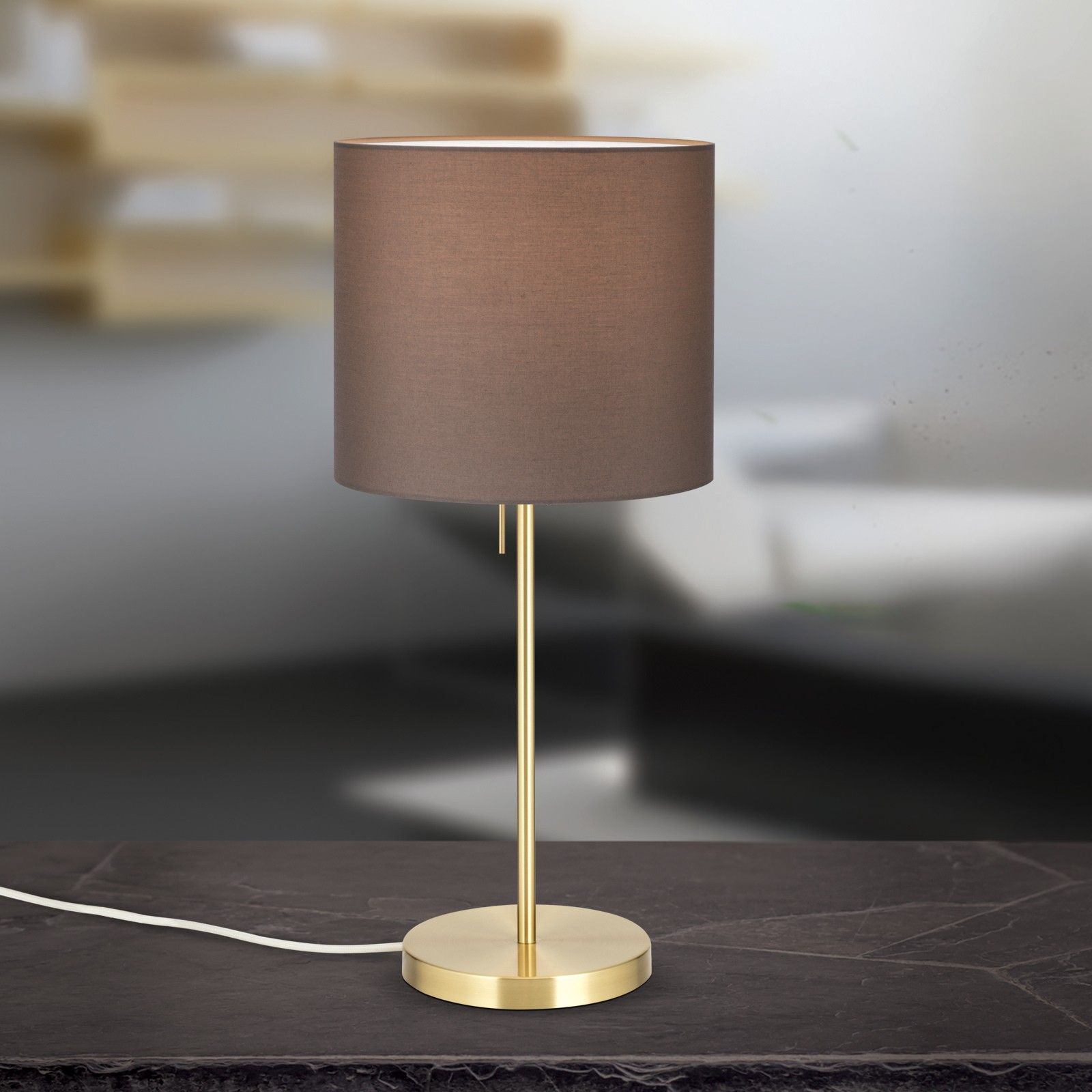 Tischleuchte SHADE, Medium, Messing-matt, mit zylindrischem, braunem Schirm