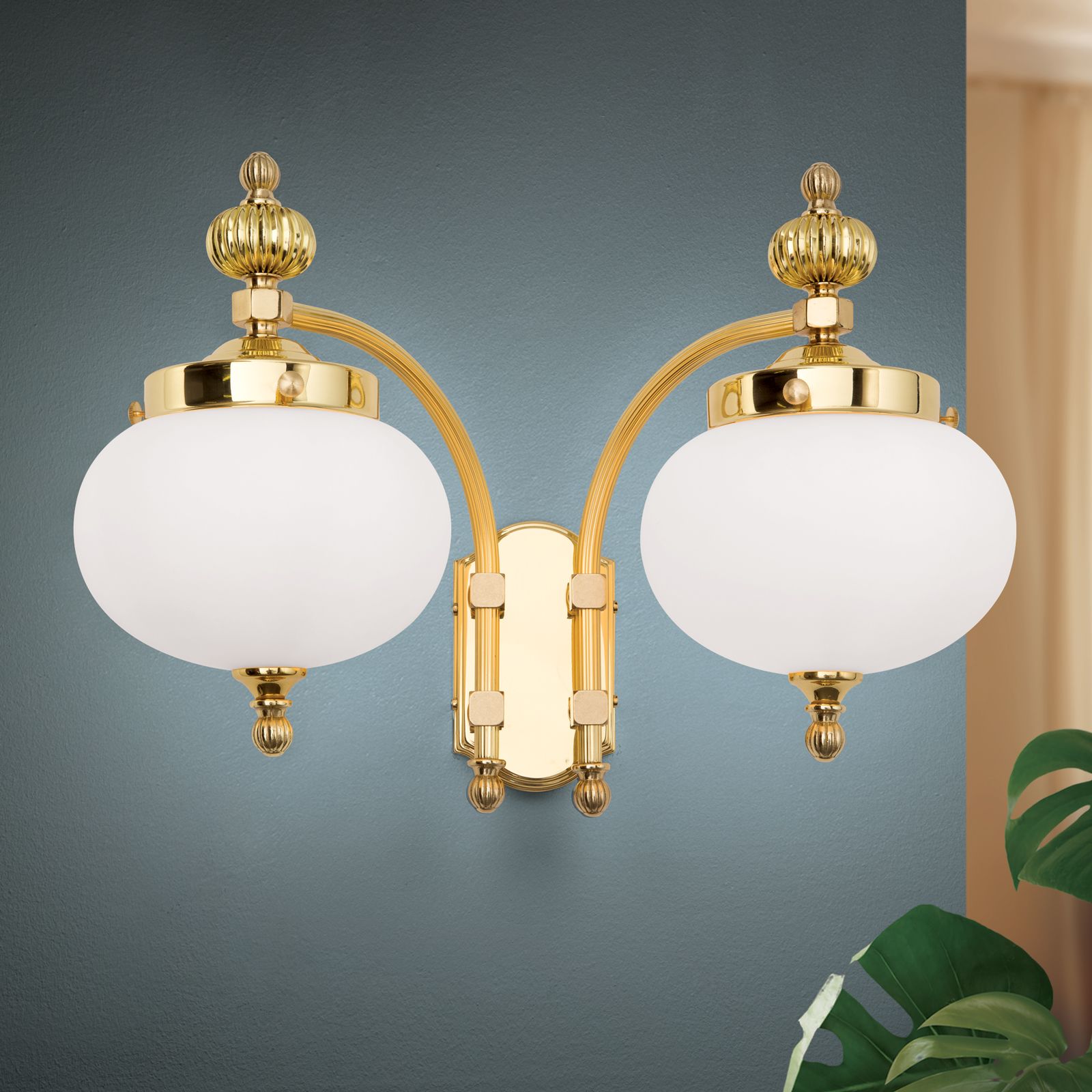 Wall light WIENER NOSTALGIE, 2-flames, shiny brass, with opal matt glass, downwards
