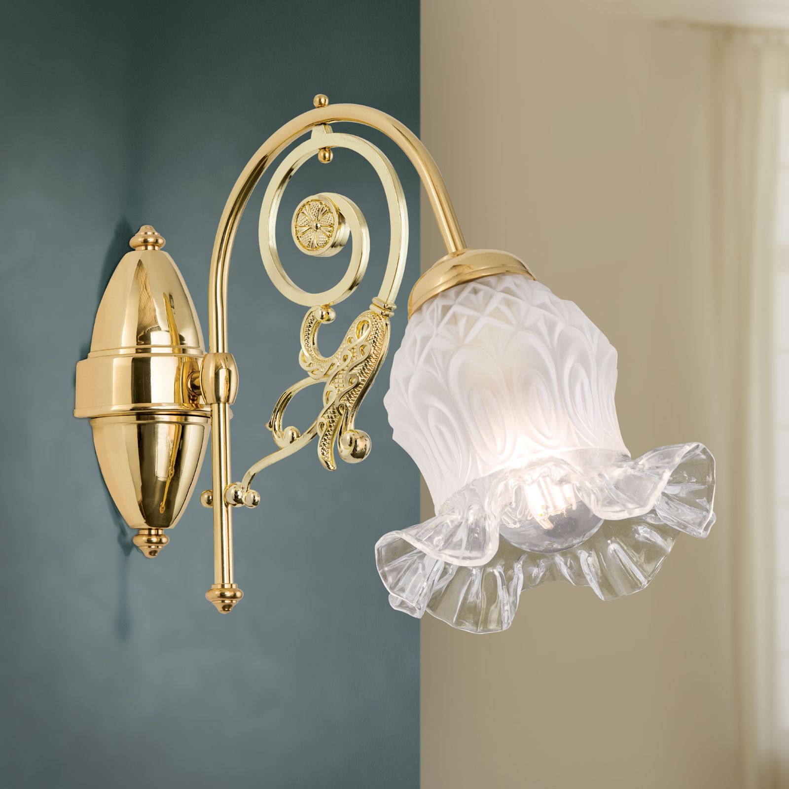 Wall light RINGSTRASSE, shiny brass finish with decorated glass