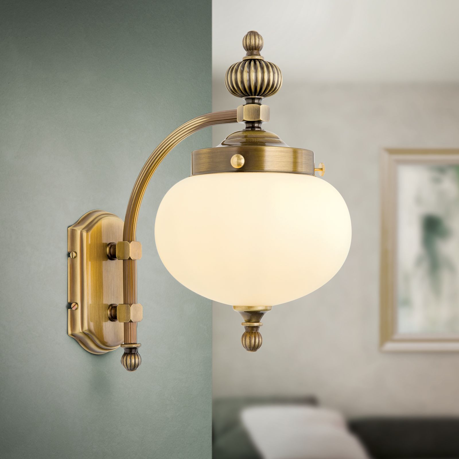 Wall light WIENER NOSTALGIE, 1 lamp downwards, antique brass finish, champagne glass