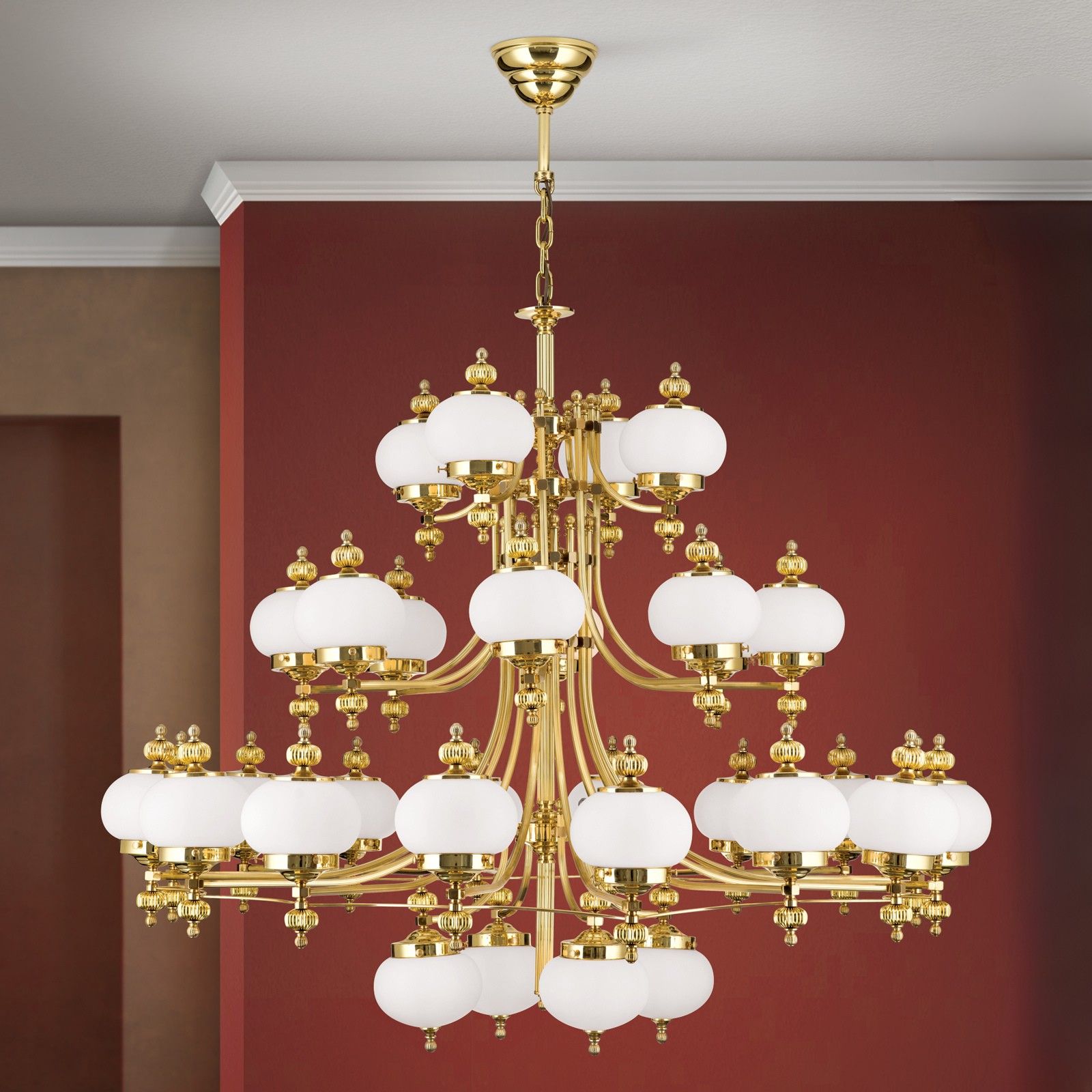 Luster WIENER NOSTALGIE, 32-flammig, Messing-glänzend, mit opal matten Gläsern, aufwärts