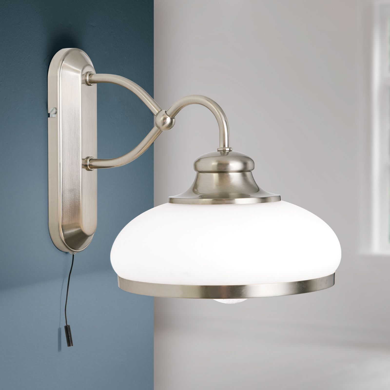 Wandleuchte LANDHAUS, 1-flammig, Satin, mit Opalglas