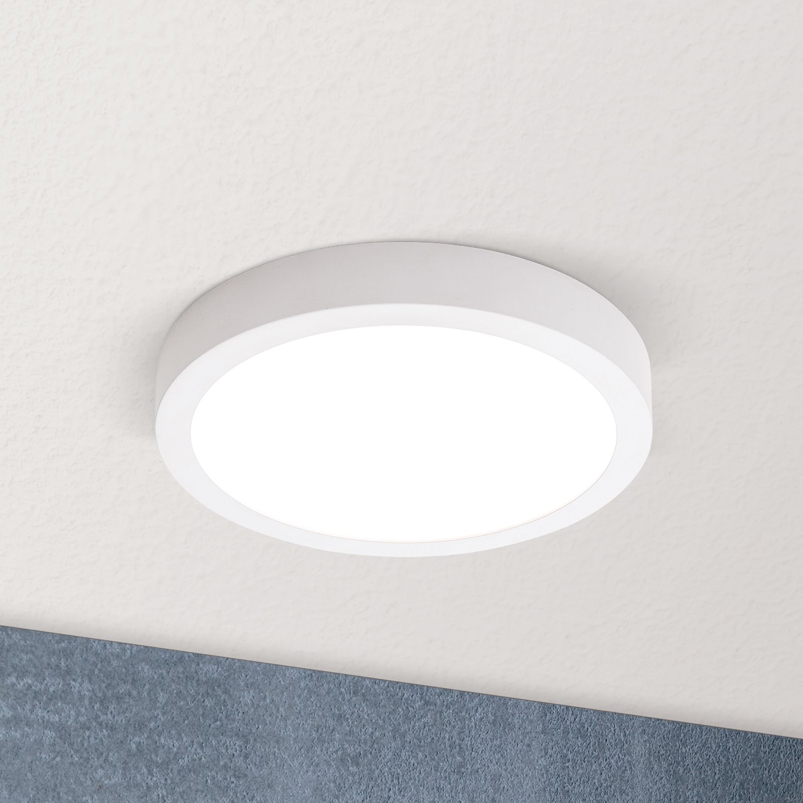 LERO LED ceiling light, round shape 18cm, white finish