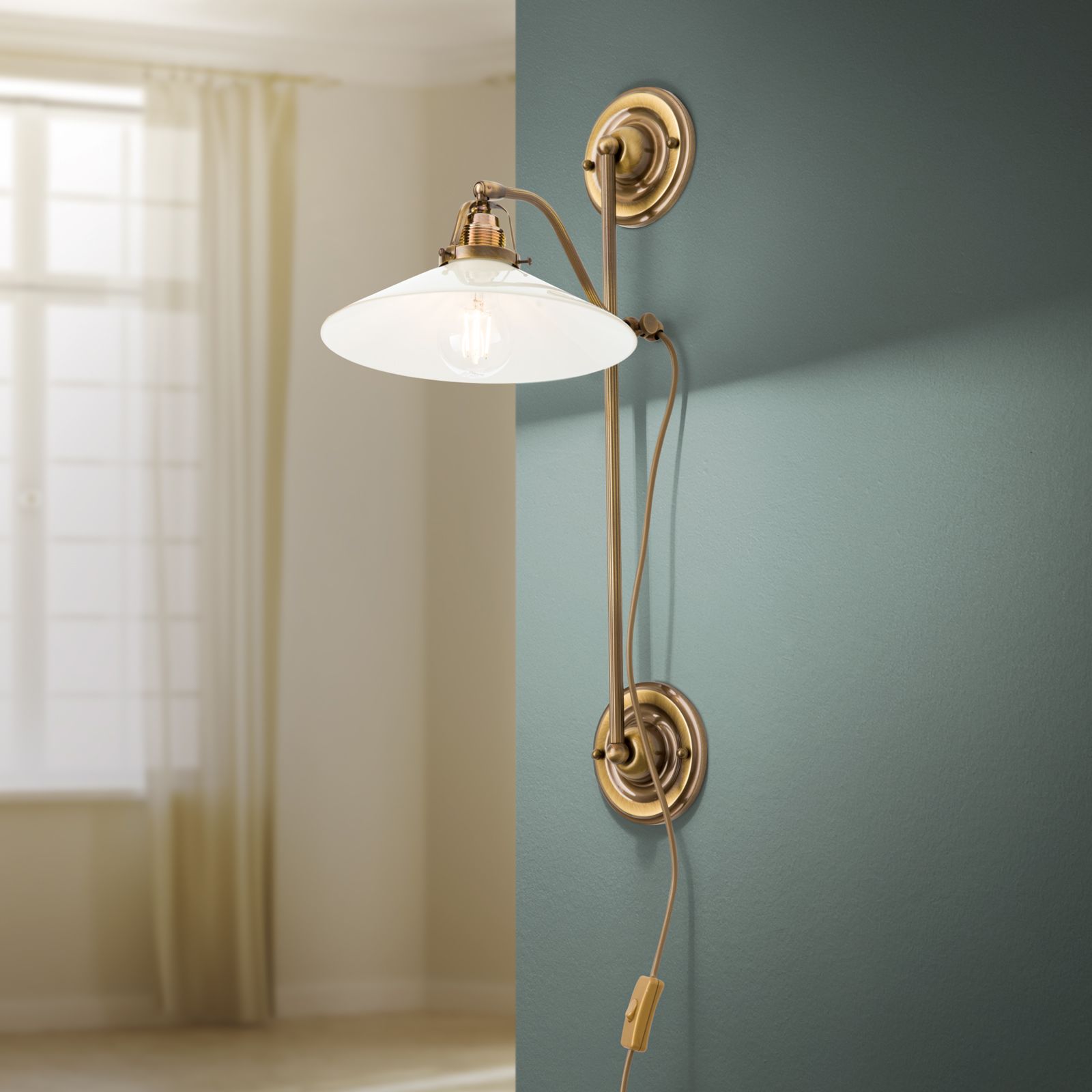 Wall Lamp ARTDESIGN with 1 lamp, adjustable, Antique Brass finish, champagne glass