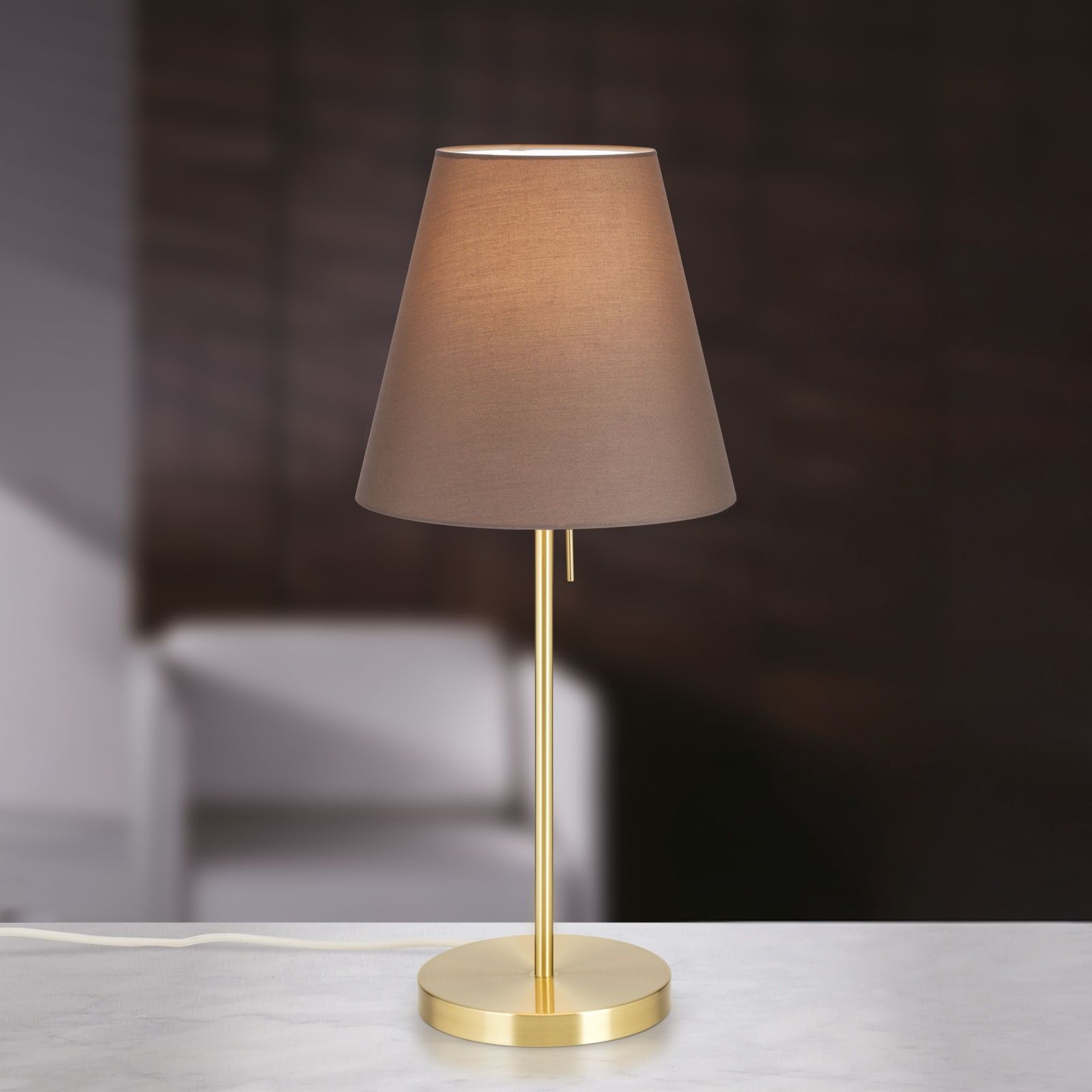 Tischleuchte SHADE, Medium, Messing-matt, mit konischem, braunem Schirm