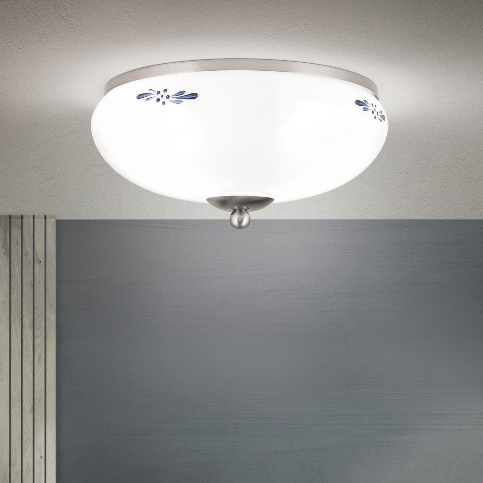 Stropní svítidlo LANDHAUS, saténové, s modrým dekorem, s knoflíkem, Ø 28cm