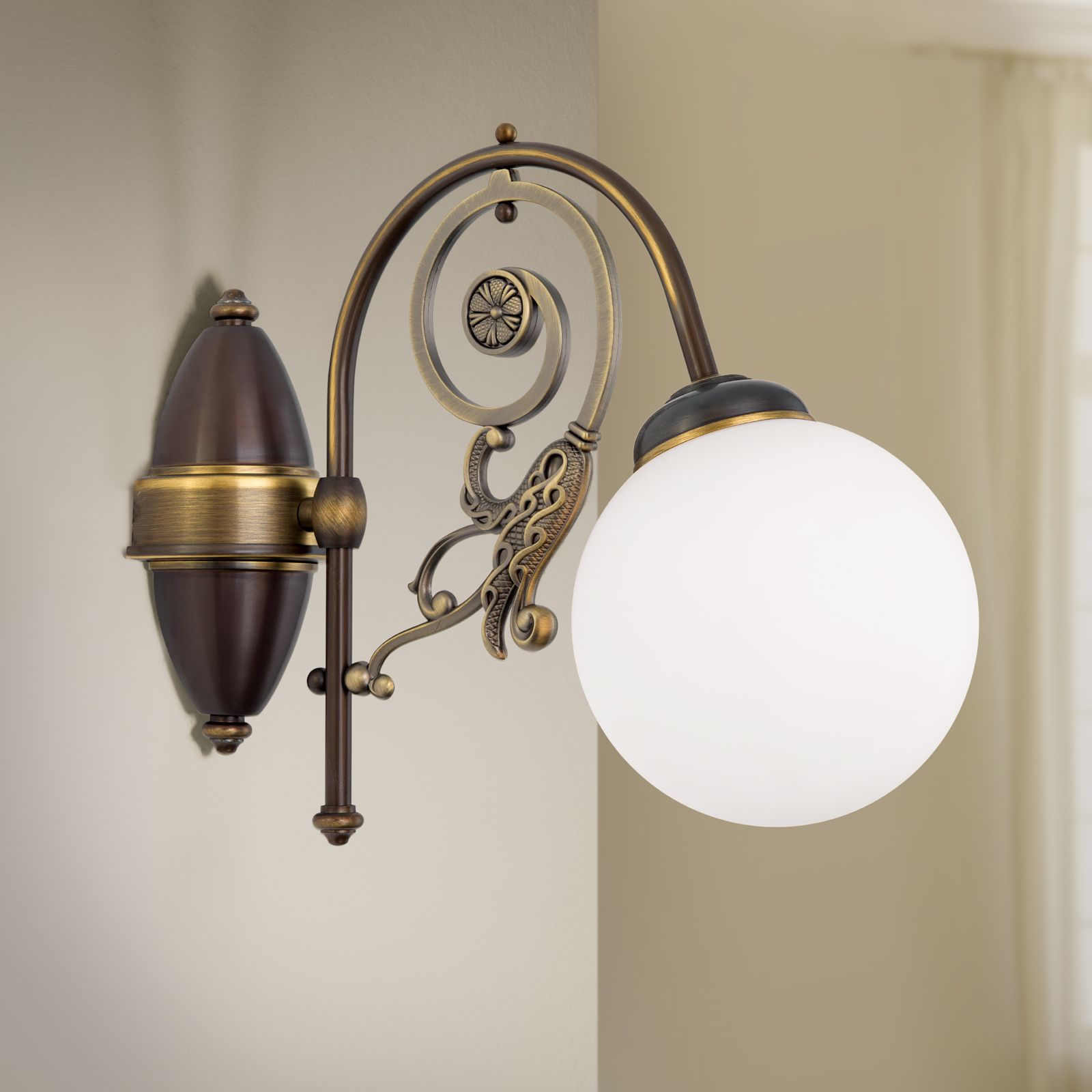Wall light RINGSTRASSE, antique brass finish with opal glass